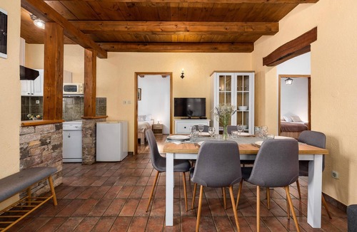 Katun Lindarski House | Gorgeous home in Pazin