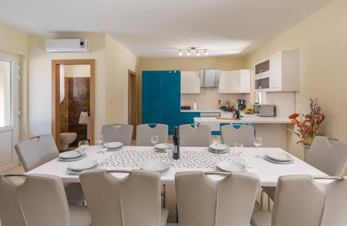 Gracisce House | Gorgeous home in Pican
