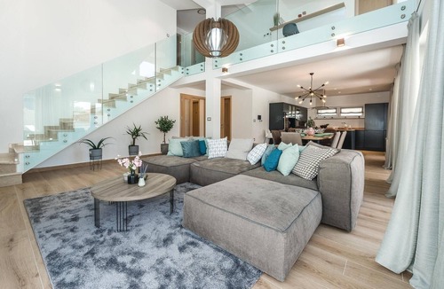 Pirovac House | Gorgeous home in Pirovac