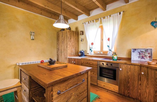Plaski House | Gorgeous home in Plaski with sauna