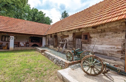 Plaski House | Gorgeous home in Plaski with sauna