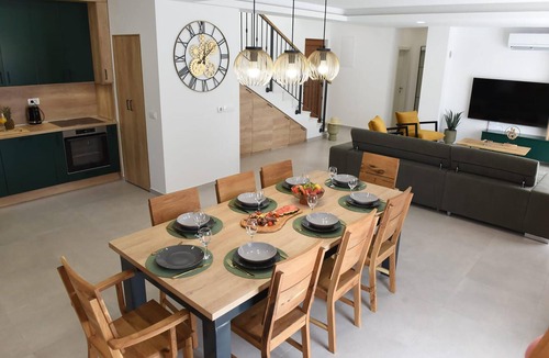 Ploce House | Gorgeous home in Ploce with private swimming pool, can be inside or outside
