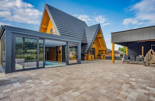 Otocac House | Gorgeous home in Prozor with sauna
