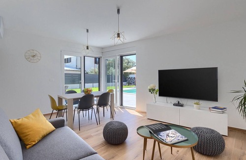 Skatari House | Gorgeous home in Pula