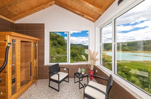 Prolozac House | Gorgeous home in Ricice with sauna