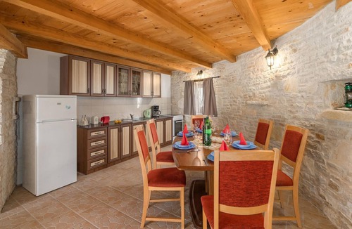 Jursici House | Gorgeous home in Skicini