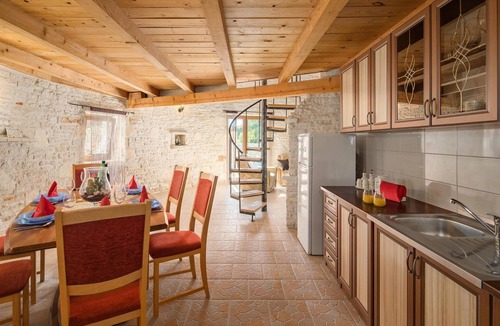 Jursici House | Gorgeous home in Skicini