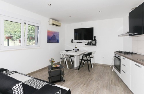 Solin House | Gorgeous home in Solin