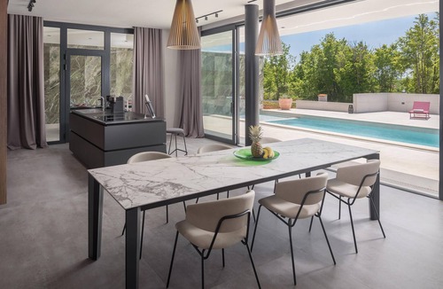 Sterna House | Gorgeous home in Sterna