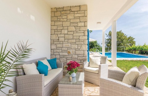 Rasa House | Gorgeous home in Trget