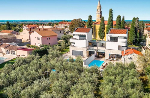 Valtura House | Gorgeous home in Valtura with sauna