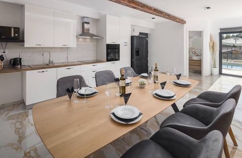 Laginji House | Gorgeous home in Zminj