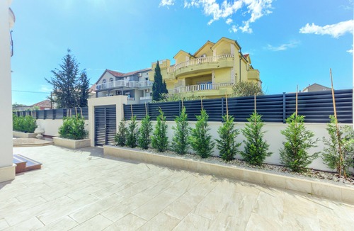 Kastel Stafilic House | Gorgeus Villa between old Town Split and Trogir, with heated pool and jacuzzi.