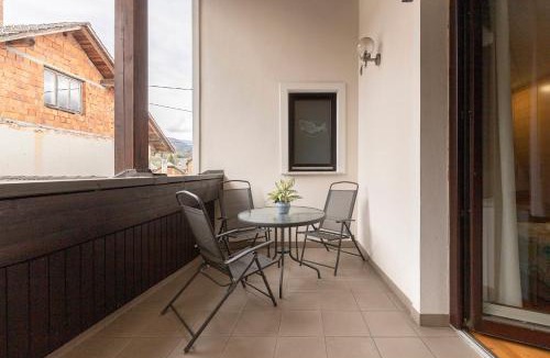 Hotavlje House | Gostilna Lipan