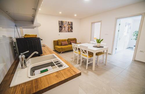 Kobarid Apartment | Gotar Apartment with Garden