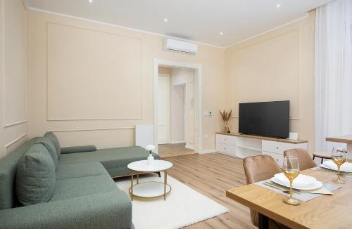 Pula Apartment | Grand Munz with FREE Garage Parking