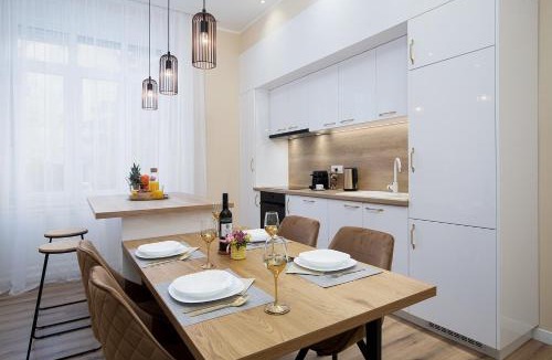Pula Apartment | Grand Munz with FREE Garage Parking