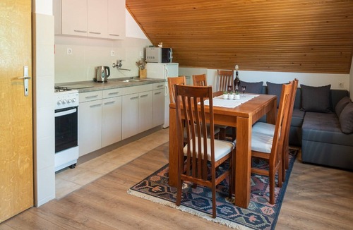 Lokve Apartment | Green Area Apartments Kremžar - Attic Apartment With Balcony