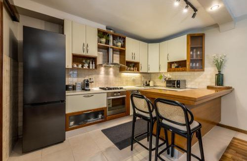 Bacvice Apartment | Green Oasis by Bačvice beach, private Parking & Garden - Casa Moro