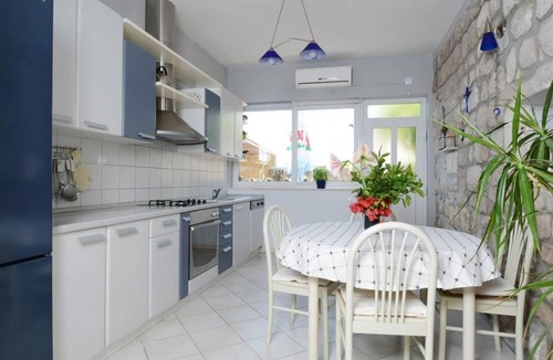 Stikovica House | Großes Ferienhaus mit Terrasse und Garten by Interhome