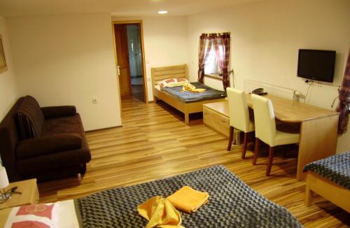 Lasko House | Guest House Čater