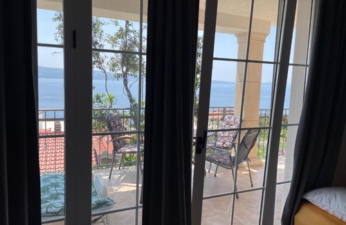 Dugi Rat House | Guest house Adria