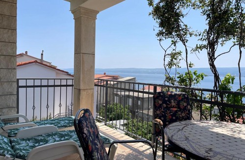 Dugi Rat House | Guest house Adria