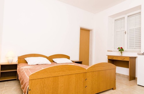 Pomena Apartment | Guest House Kiko - One-Bedroom Apartment with Balcony and Sea View (A4)