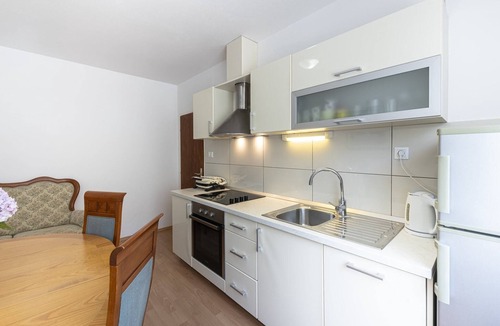 Molunat Apartment | Guest House Rooms Rose - Romantic Double Room with Balcony and Sea View (No.1)