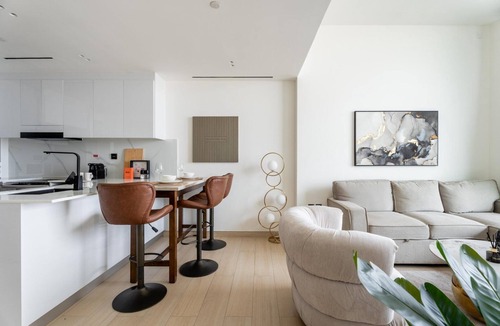 Jumeirah Village Circle Apartment | GuestReady - Modern 1BR w/Balcony & Sofabed | JVC