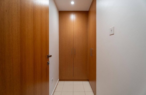 Business Bay Apartment | GuestReady | Studio | Partial Burj Khalifa View