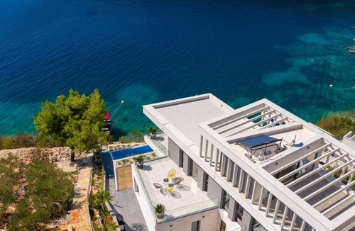 Vinisce House | Haus in Vinišće mit Außenterrasse by Interhome