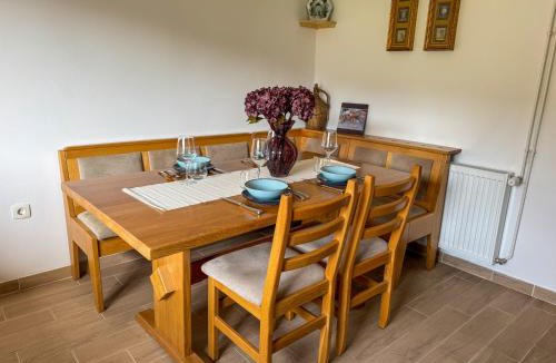 Hrib pri Hinjah Apartment | Hiša Štanfl