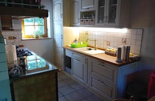 Dobrova House | Hiša Šujica