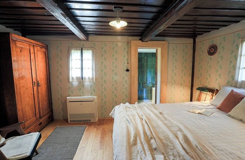 Cerklje ob Krki Cottage | Hiša 1875 Heritage Stay: Vintage Charm & Modern Comfort