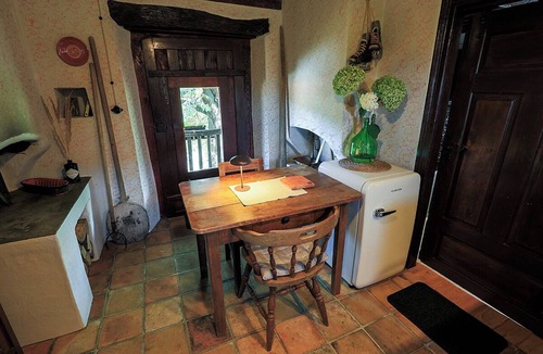 Cerklje ob Krki Cottage | Hiša 1875 Heritage Stay: Vintage Charm & Modern Comfort