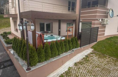Kamno House | Hiša Bohinc z wellnessom
