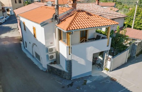 Hrastovlje House | Hiša Hrastovlje - Countryside House