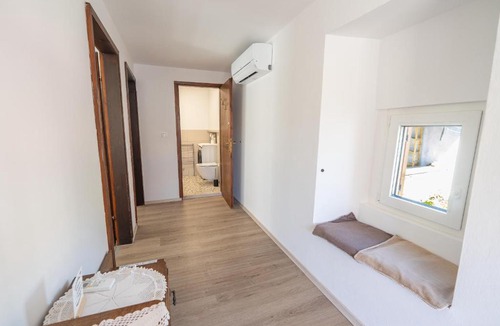 Hrastovlje House | Hiša Hrastovlje - Countryside House