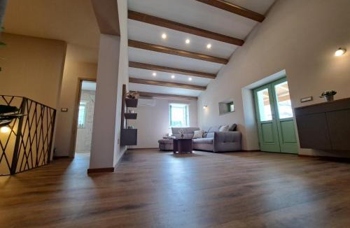 Kubed House | Hiša Skala Kubed