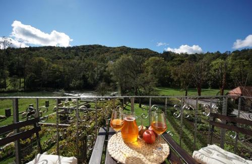 Matavun House | Hiška Kovačija-Riverside Boutique Retreat
