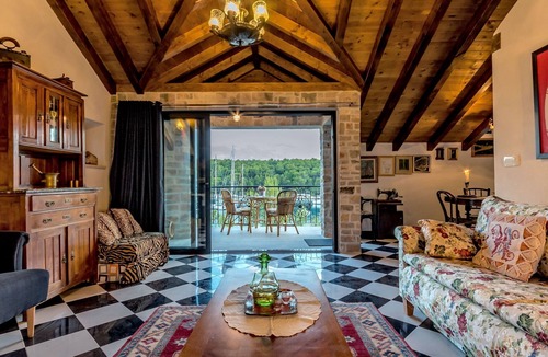 Cove Osibova (Milna) House | Hidden Heaven Private Resort - Beheizter Pool by Interhome