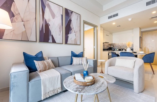 Sheikh Zayed Road Apartment | High-Floor Skyline View Near Safa Park, Easy Access to Dubai Mall and Canal