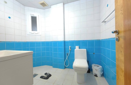 Shati Al Qurum Apartment | High Residency - Space & Comfort