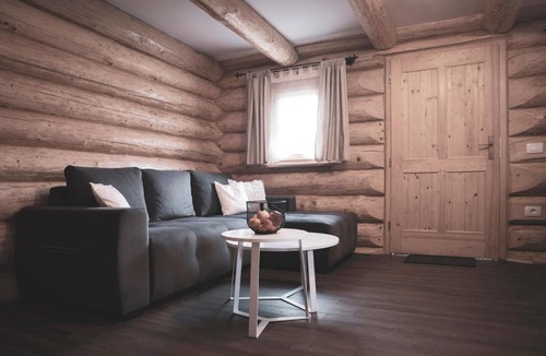 Domzale Ski Chalet | Hiska Ulala