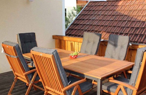Crnomelj Apartment | Holiday apartment in a vineyard cottage with two separate floors that can accommodate up to 10 people