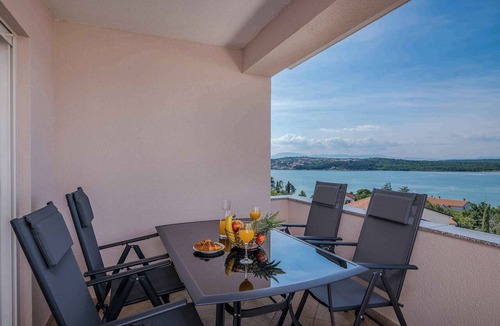 Klimno Apartment | Holiday apartment Apartment with heated pool and sea view