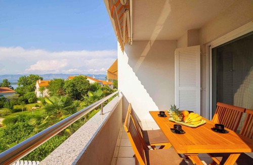 Soline Apartment | Holiday apartment with a balcony and sea view