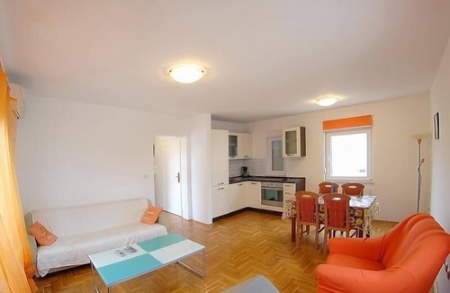 Medulin Apartment | Holiday Apartment in Medulin with Terrace