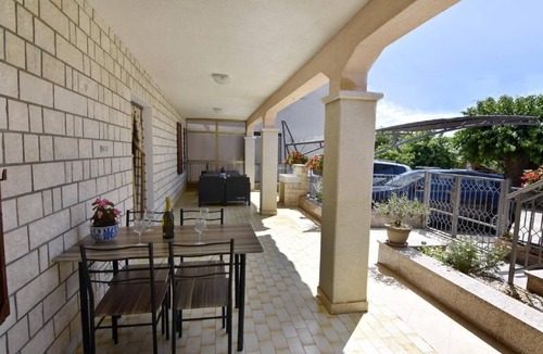 Murine Apartment | Holiday Apartment in Murine with Private Parking